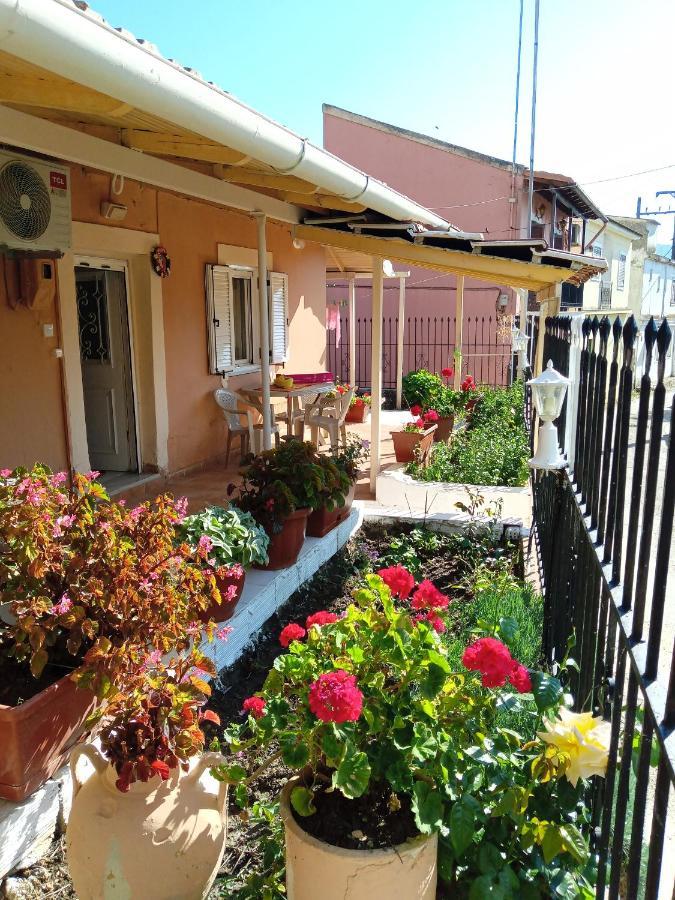 Villa Angela, Traditional Villa In The Village Agios Ioannis Peristeron  Exterior photo